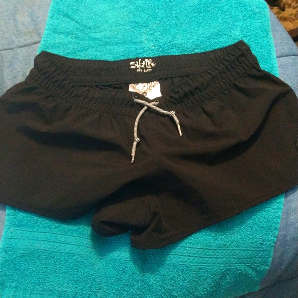 Salt Life ladies shorts sz large. Short and super adorable..